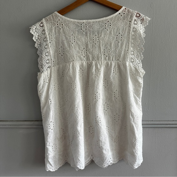 KNOX ROSE > Eyelet Top - Picture 4 of 5
